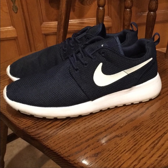nike roshe run navy